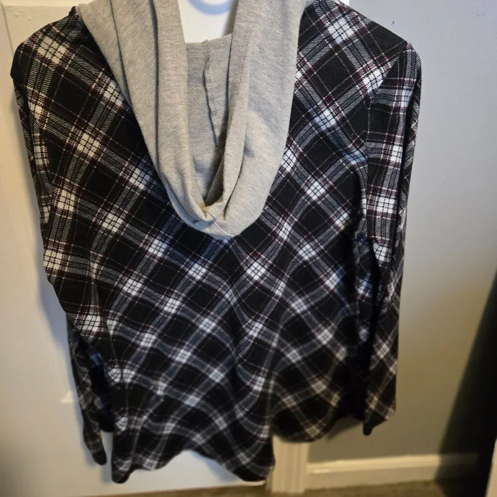 Shirt - Picture 2 of 4